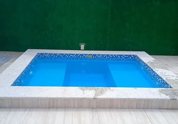 Piscina Relax — Happy